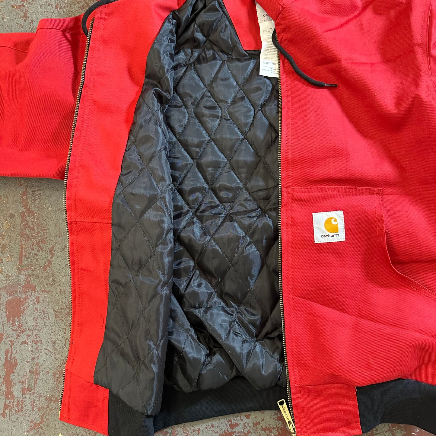 #04 Carhartt Reworked Style Jacke Dunkelrot Größe M