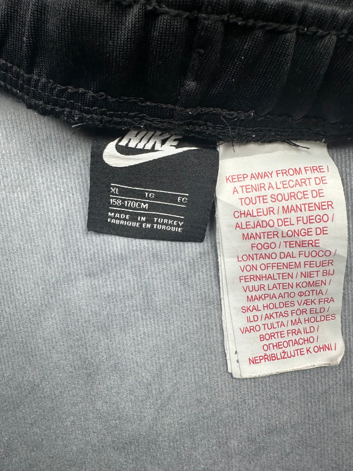 Nike Jogginghose / Trainingshose Kinder Gr. XL (158 - 170 cm) schwarz