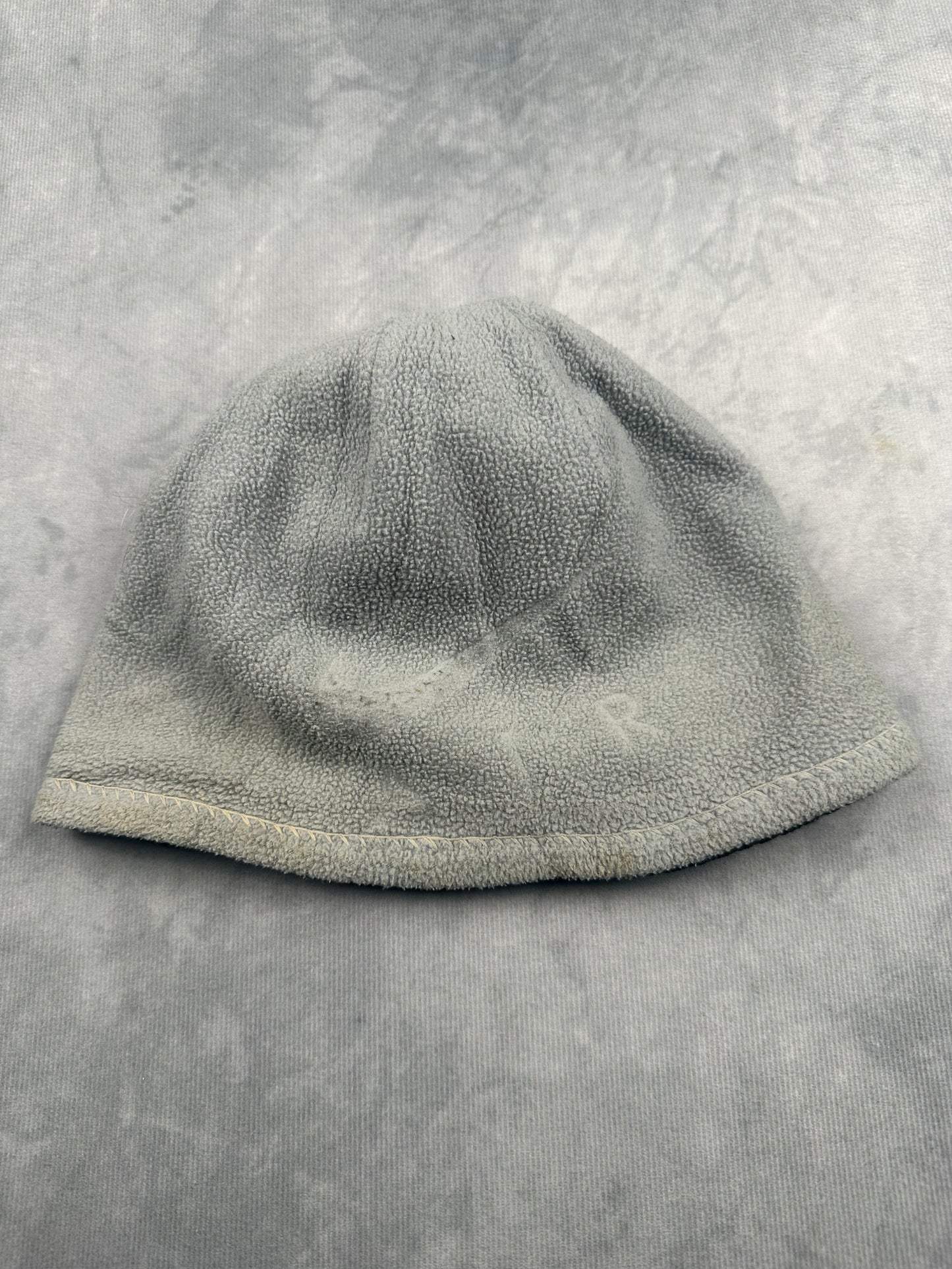Nike Air Beanie Sportswear Wendemütze Winter Schwarz/grau