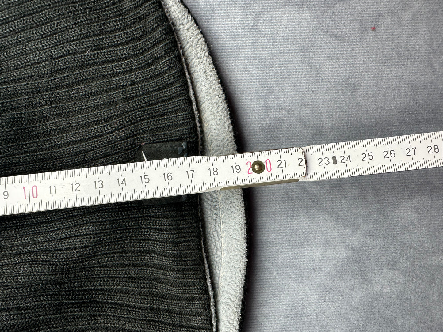 Nike Air Beanie Sportswear Wendemütze Winter Schwarz/grau