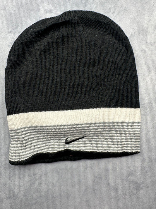 Nike Beanie Sportswear Wendemütze Winter schwarz/weiß/grau