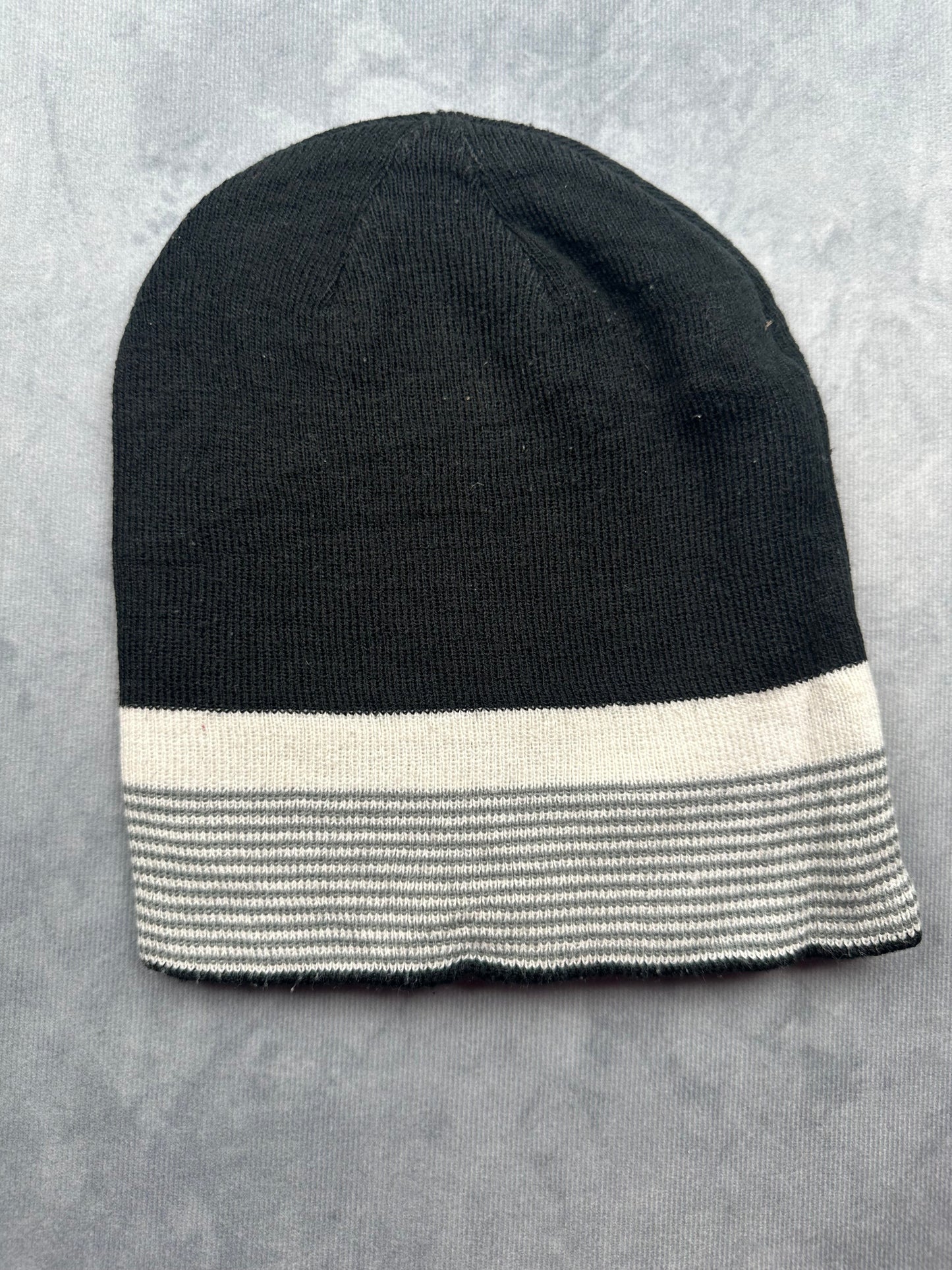 Nike Beanie Sportswear Wendemütze Winter schwarz/weiß/grau